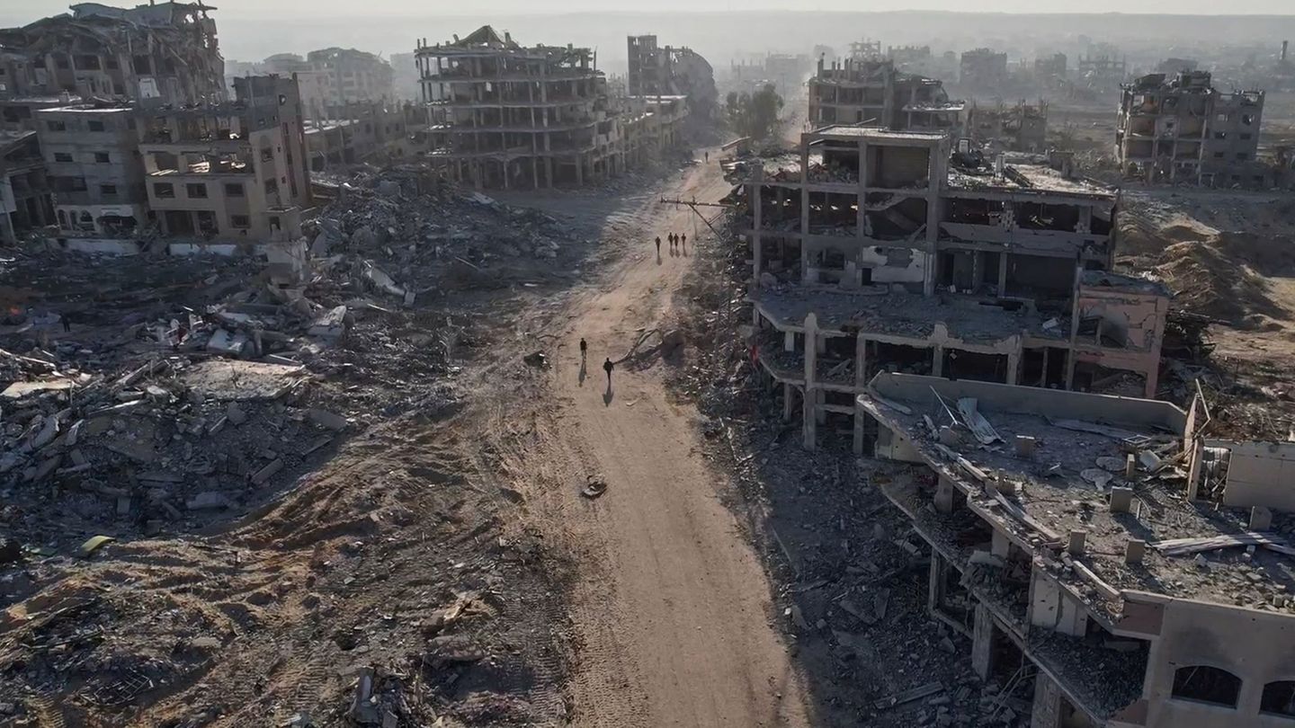 Bislang hält die Waffenruhe im Gazastreifen. (Archivbild) Foto: Uncredited/AP/dpa