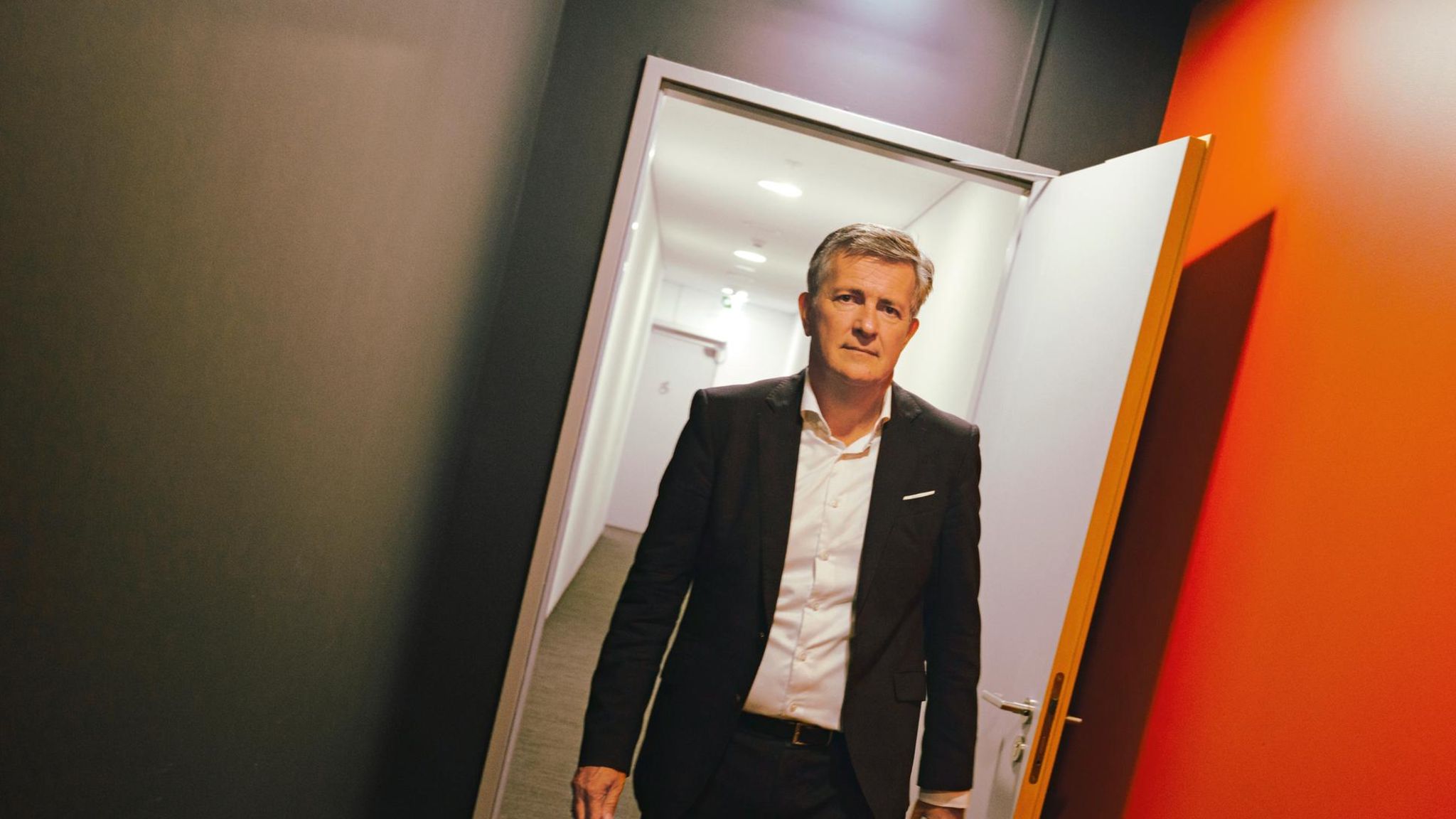 Sana-CEO Lemke in den Fluren der Capital-Büros