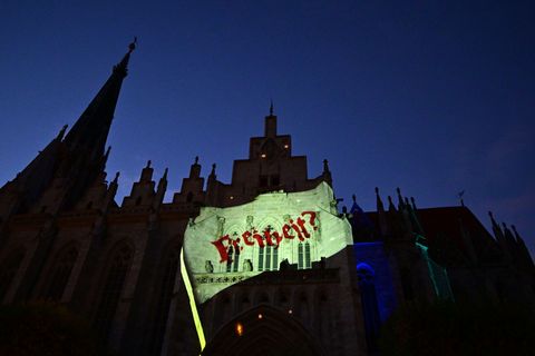 Die Thüringer Landesausstellung zum Bauernkrieg vor 500 Jahren endet am Wochenende, begleitet von Lichtkunst in der Mühlhäuser A
