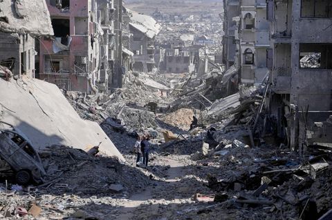 Zerstörung in Gaza-Stadt: Die toten Hamas-Geiseln unter den Trümmern zu finden, ist eine Mammutaufgabe
