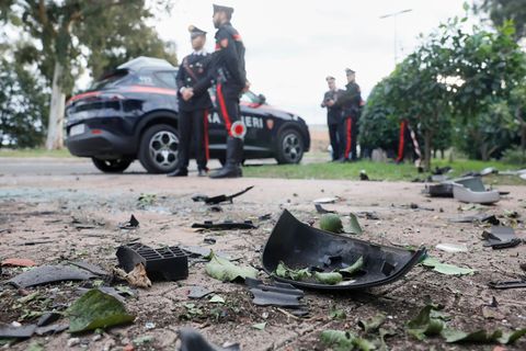 Auf das Auto eines bekannten italienischen TV-Journalisten wurde ein Anschlag verübt. Foto: Cecilia Fabiano/LaPresse via AP/dpa
