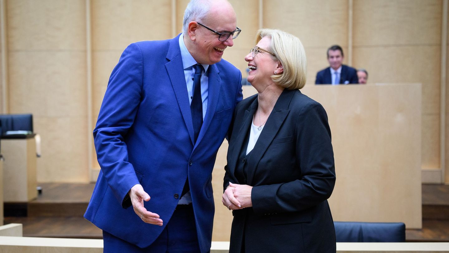Andreas Bovenschulte wird die Nachfolge von Anke Rehlinger (beide SPD) antreten. Foto: Bernd von Jutrczenka/dpa