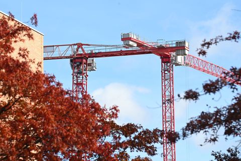 Bauen soll in Deutschland künftig schneller gehen. (Archivbild) Foto: Niklas Graeber/dpa