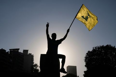 Ein Berliner Hisbollah-Anhänger wird angeklagt. Foto: Bilal Hussein/AP/dpa