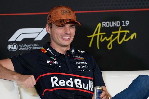Gute Laune beim viermaligen Weltmeister Max Verstappen. Foto: John Locher/AP/dpa