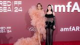 Nepo Babies: Heidi Klum posiert mit Tochter Leni