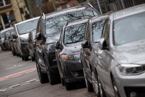 Elf Autos waren von den Taten betroffen. (Symbolbild) Foto: Sebastian Gollnow/dpa