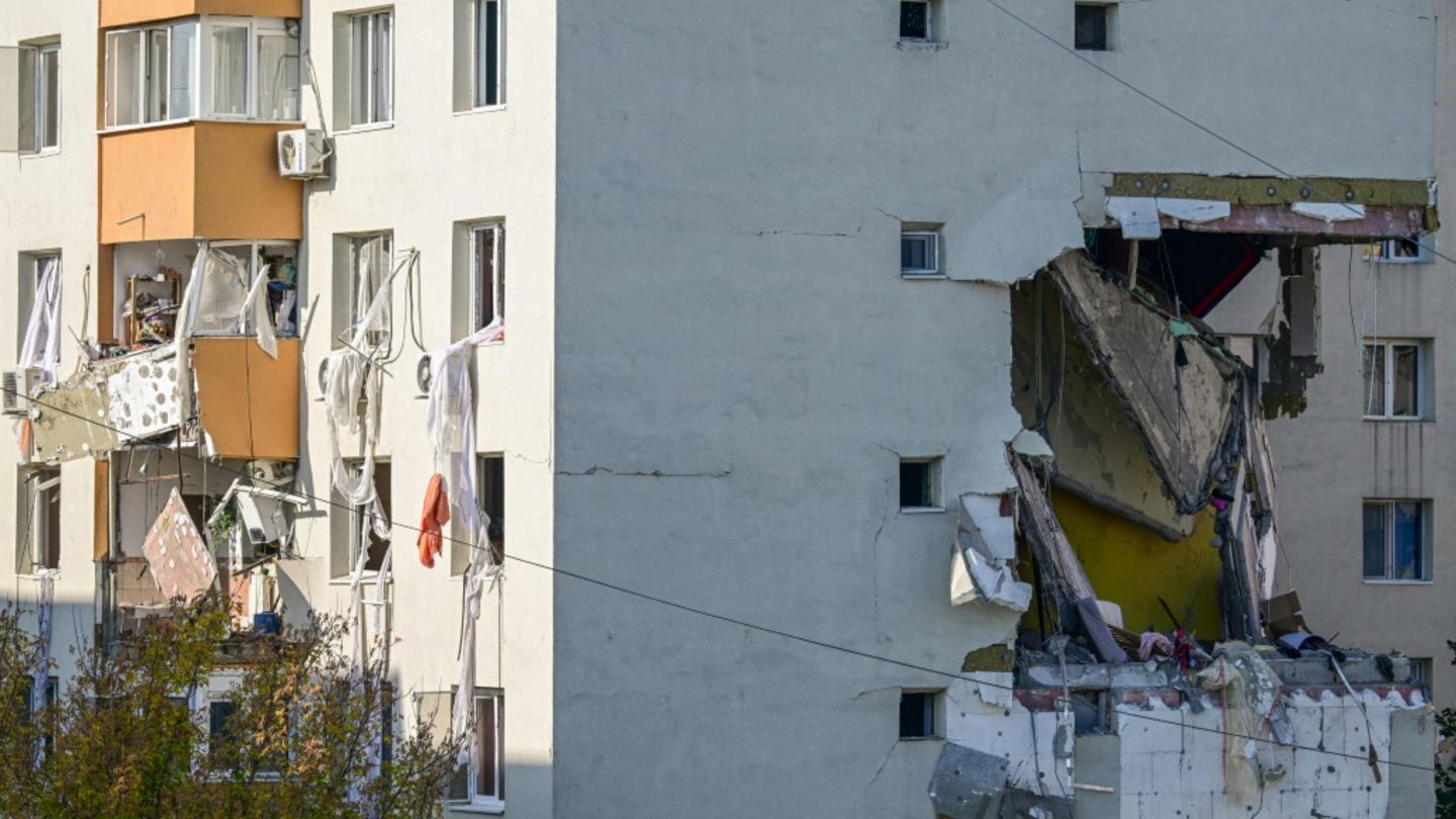 Folgen der Explosion in Wohnhaus in Bukarest