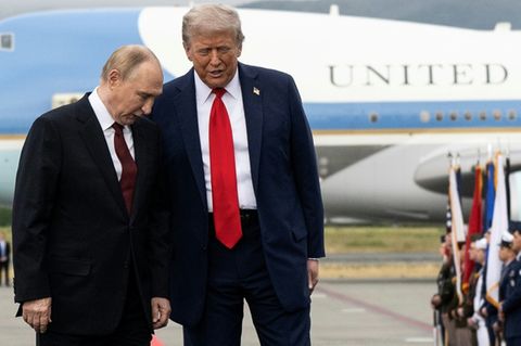 Putin (l.) und Trump bei Gipfel in Alaska Mitte August