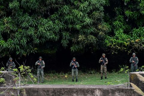 Venezolanische Soldaten an der Grenze zu Kolumbien