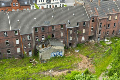 Städte und Gemeinden sollten bei der Zwangsversteigerung von Schrottimmobilien ein Vorkaufsrecht bekommen. (Archivbild) Foto: Ch