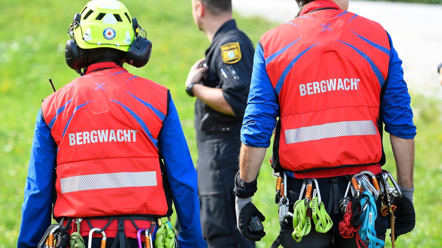 Der 13-jährige Junge wurde nach dem Sturz von der Bergwacht gerettet. (Symbolbild) Foto: Uwe Lein/dpa