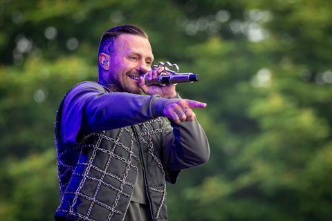 Der deutsche Rapper Kontra K (Maximilian Diehn) hat Taylor Swift von Platz eins in den Album-Charts vertreiben können. (Archivbi