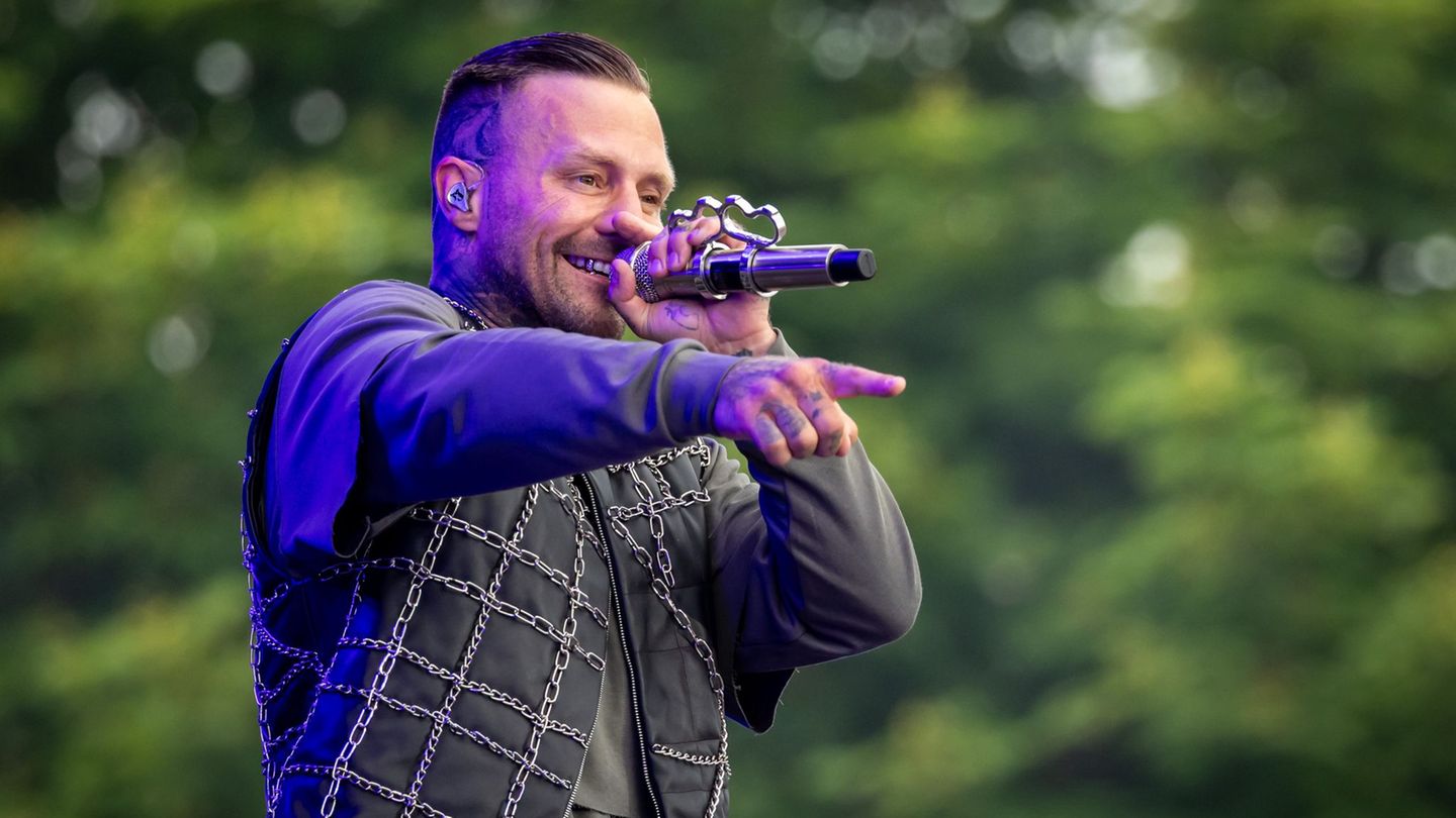 Der deutsche Rapper Kontra K (Maximilian Diehn) hat Taylor Swift von Platz eins in den Album-Charts vertreiben können. (Archivbi