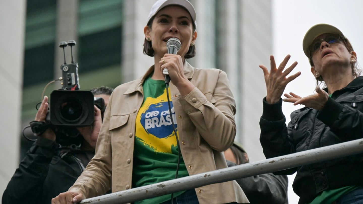Michelle Bolsonaro bei einer Demonstration