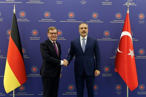 Wadephul (l.) und Fidan