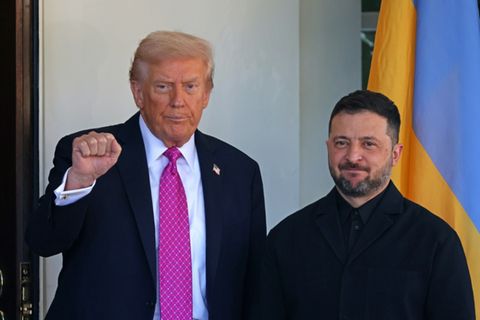 Trump (l.) bei der Begrüßung von Selenskyj am Weißen Haus