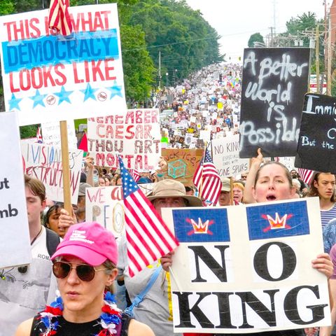 Der erste "No Kings"-Protest fand im Juni als Gegenprogramm zu Trumps Militärparade statt