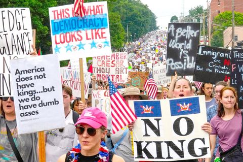 Der erste "No Kings"-Protest fand im Juni als Gegenprogramm zu Trumps Militärparade statt