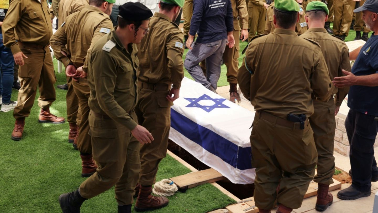 Begräbnis einer aus dem Gazastreifen zurückgebrachten Geisel