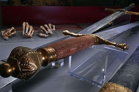 In Thüringen sind an vielen Orten schaurige Artefakte zu entdecken. Foto: Martin Schutt/dpa