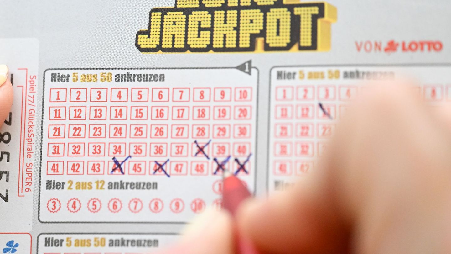 Ein Stuttgarter hat 1,2 Millionen Euro gewonnen. (Symbolbild) Foto: Bernd Weißbrod/dpa