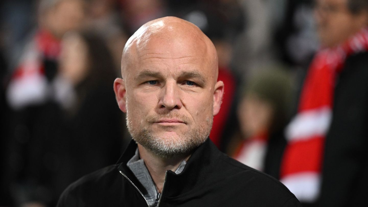 Rouven Schröder stärkte Trainer Eugen Polanski den Rücken. Foto: Soeren Stache/dpa