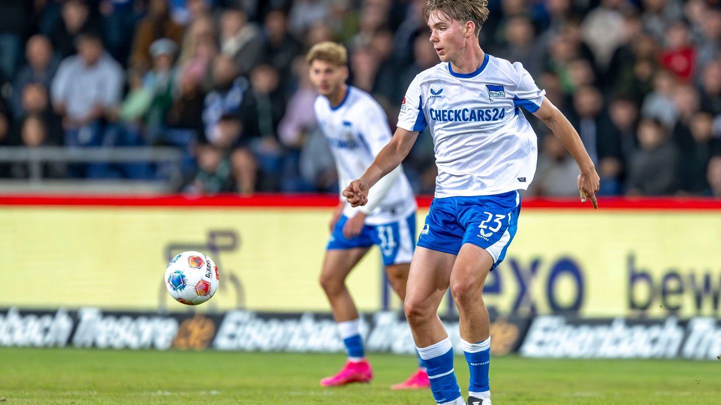 Kennet Eichhorn von Hertha BSC ist jüngste Startelf-Spieler der Zweitliga-Historie. (Archivbild) Foto: David Inderlied/dpa
