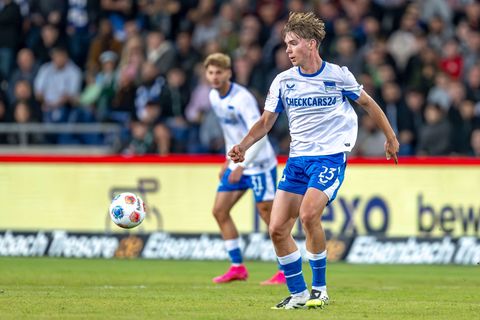 Kennet Eichhorn von Hertha BSC ist jüngste Startelf-Spieler der Zweitliga-Historie. (Archivbild) Foto: David Inderlied/dpa
