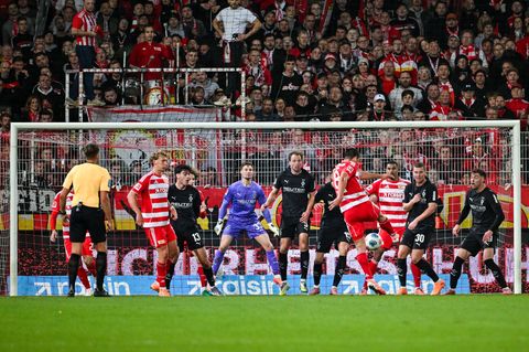 Khedira sicherte den Sieg mit einem überlegten Schuss. Foto: Soeren Stache/dpa
