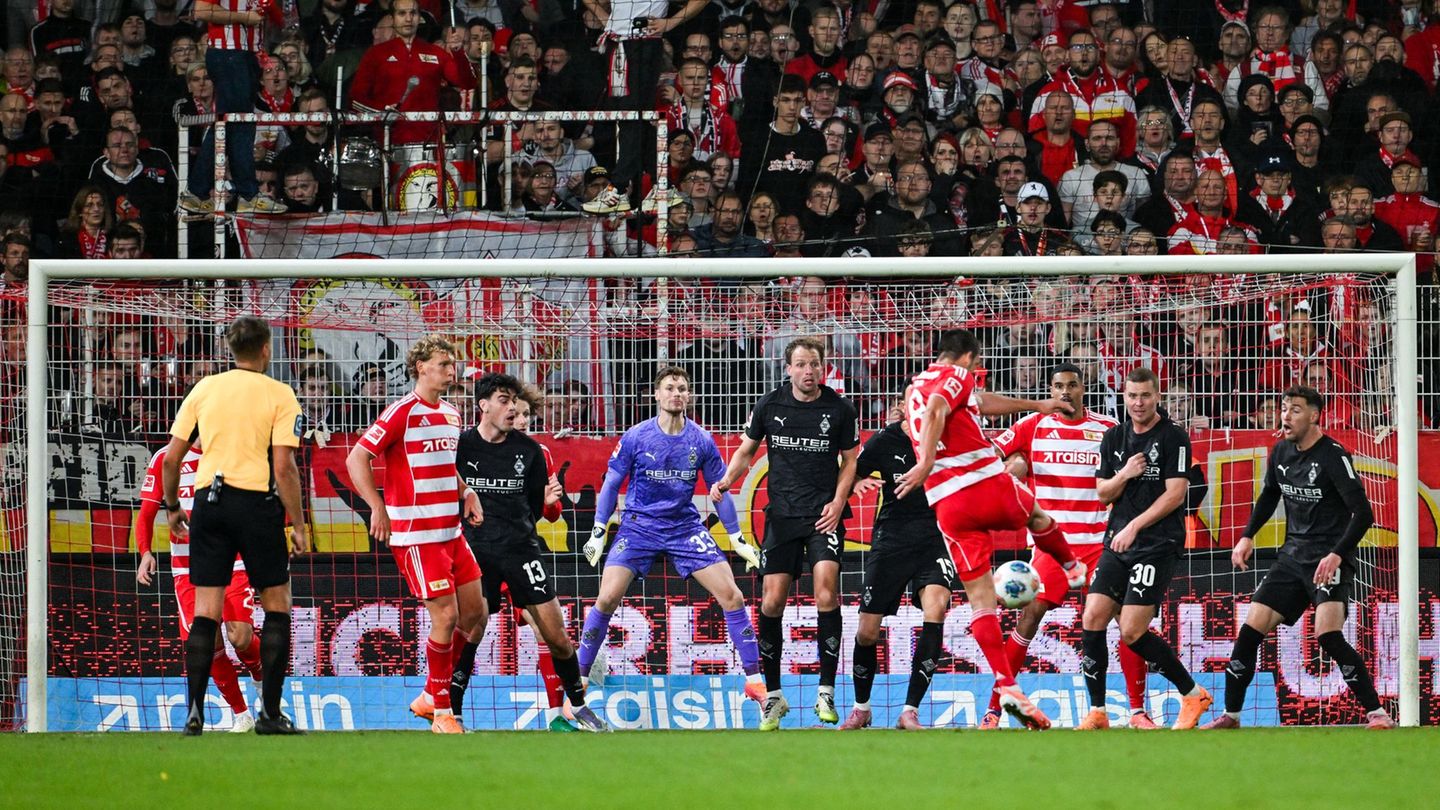Khedira sicherte den Sieg mit einem überlegten Schuss. Foto: Soeren Stache/dpa