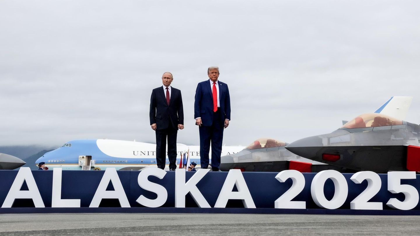 are Donald Trump and Vladimir Putin digging a common tunnel?