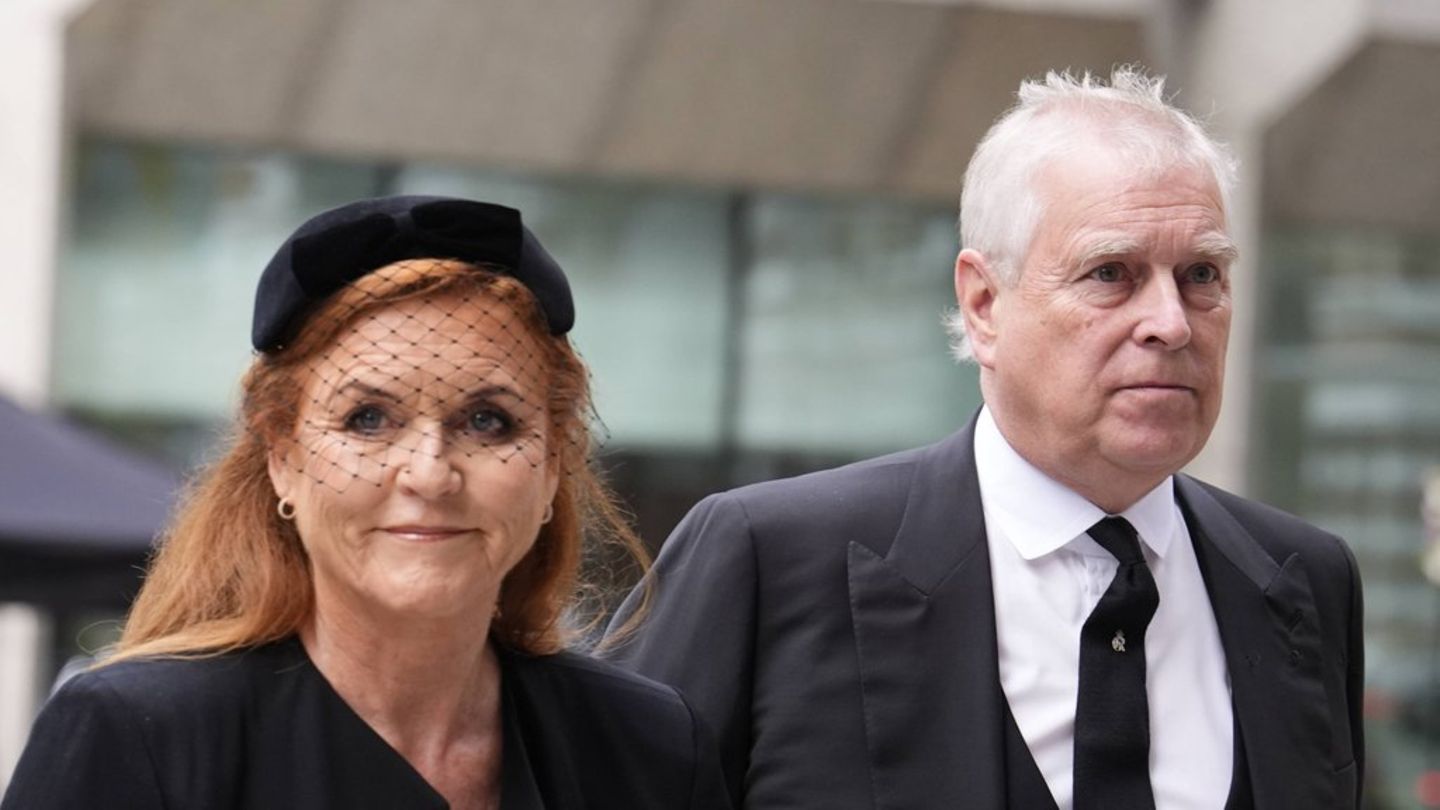 Sarah Ferguson: No more titles after Prince Andrew’s resignation Sarah Ferguson: No more titles after Prince Andrew’s resignation