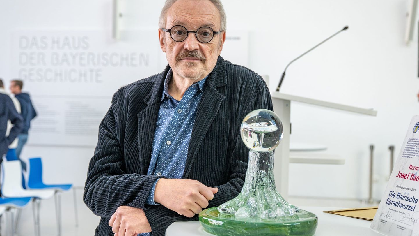 Der österreichische Kabarettist Josef Hader ist mit der "Bairischen Sprachwurzel" geehrt worden. Foto: Armin Weigel/dpa