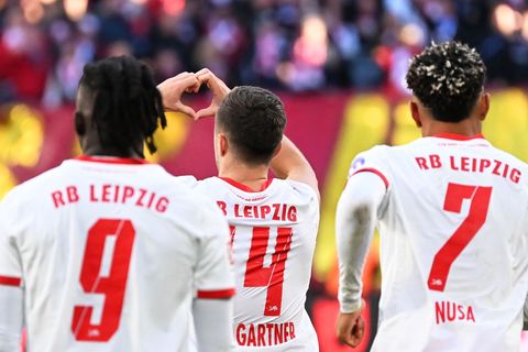 Christoph Baumgartner (RB Leipzig, M) jubelt nach seinem Treffer zum 1:0. Foto: Jennifer Brückner/dpa