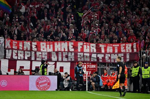 FC-Bayern-Fans protestieren gegen Jerome Boateng