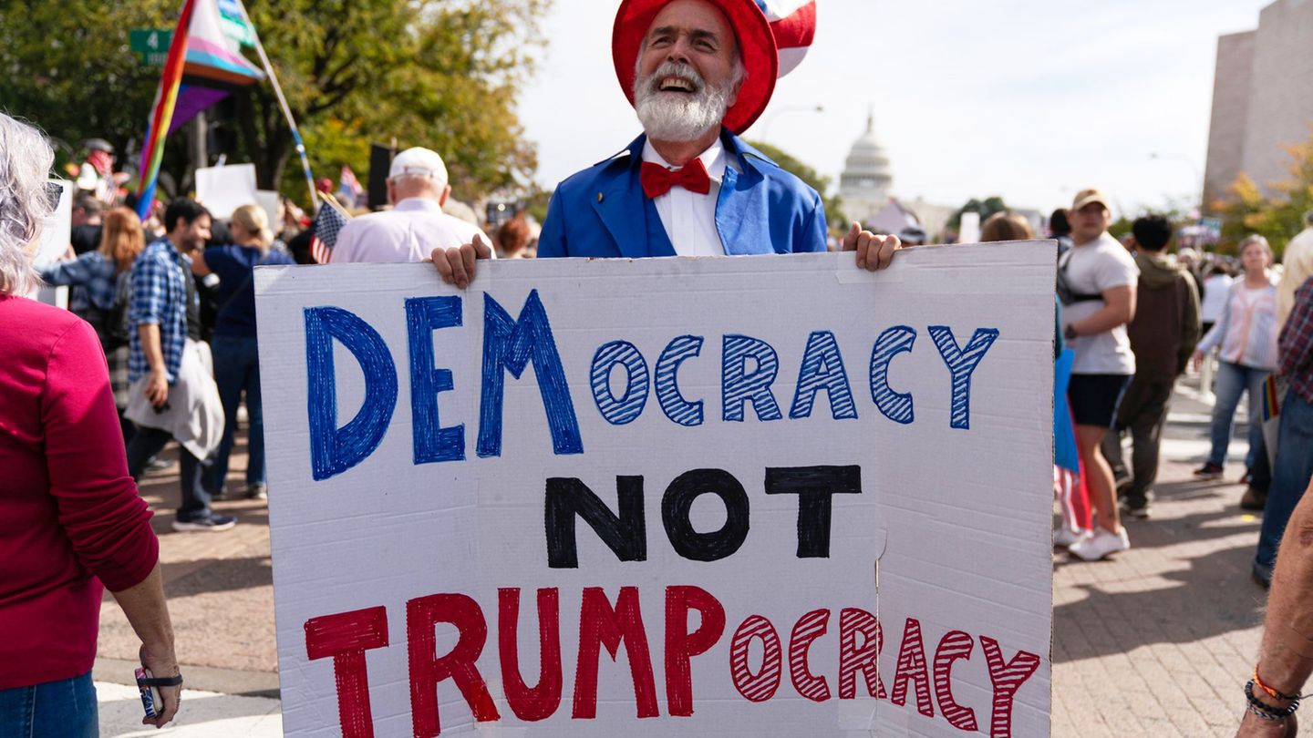 Protest: Americans are taking to the streets again against Trump