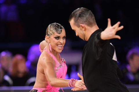Das Starterpaar Albena Daskalova und Vinzenz Dörlitz aus Deutschland erreichte Rang Sechs im Finale der WM im Latein-Tanz auf de