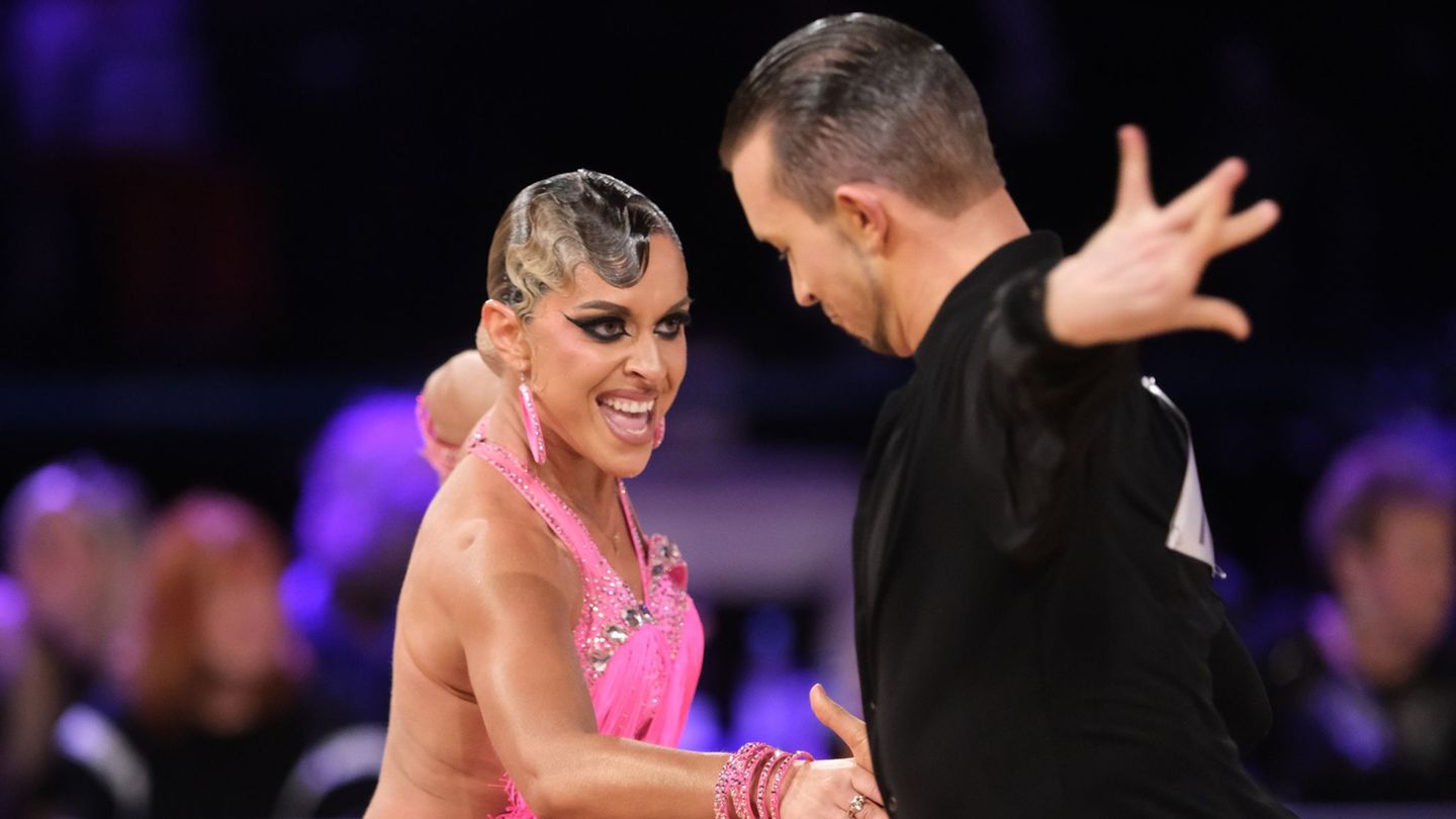 Das Starterpaar Albena Daskalova und Vinzenz Dörlitz aus Deutschland erreichte Rang Sechs im Finale der WM im Latein-Tanz auf de