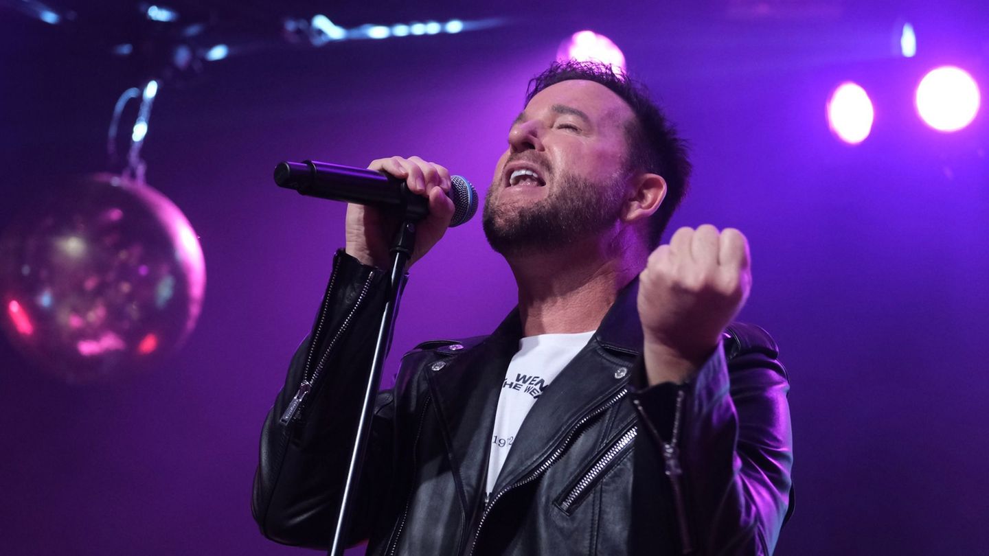 Wendler polarisiert wieder: Der umstrittene Schlagersänger kehrt nach mindestens sechs Jahren auf eine ostdeutsche Bühne zurück.