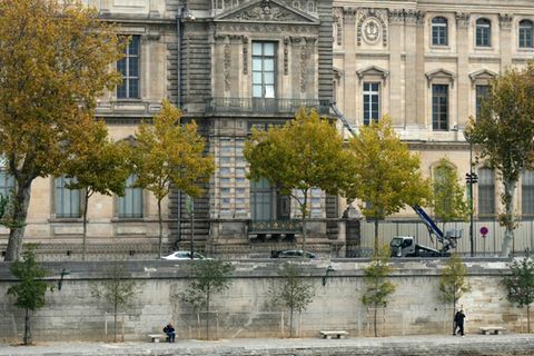 Von Dieben genutzter Lastenlift am Louvre