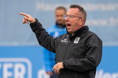 Für Trainer Markus Kauczinski gab es beim Debüt für den TSV 1860 München einen Sieg. Foto: Peter Kneffel/dpa