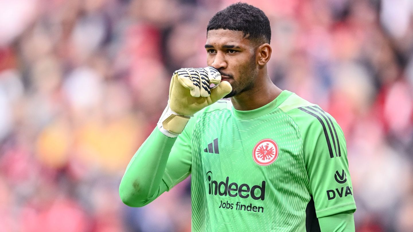 Sah bei Freiburgs 2:2 am Sonntag nicht gut aus: Frankfurt-Keeper Kauã Santos. Foto: Harry Langer/dpa