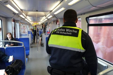 Im dritten Quartal sind in Hamburg laut einer Senatsantwort auf eine Kleine Anfrage der CDU mehr als 53.000 Menschen beim Schwar