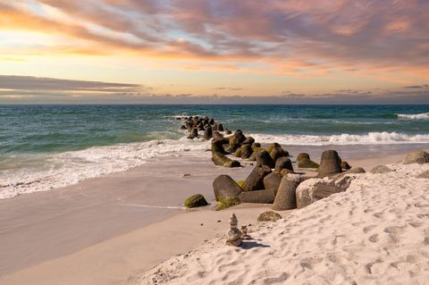 Tetrapoden am Strand von Hornum auf Sylt. Hier wurde die Flaschenpost gefunden