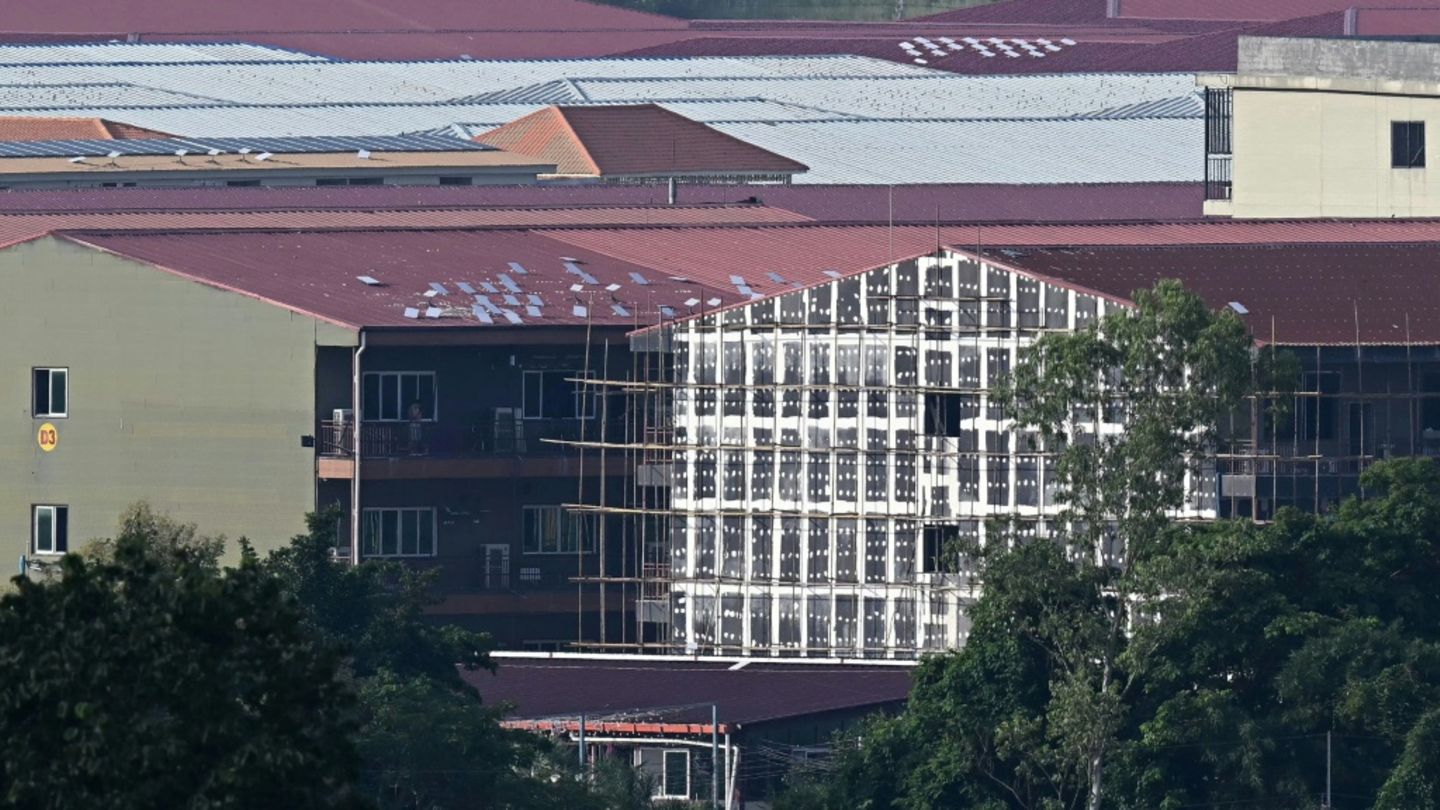 Dächer eines mutmaßlichen Online-Betrugszentrums in Myanmar
