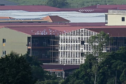 Dächer eines mutmaßlichen Online-Betrugszentrums in Myanmar