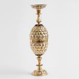 Zwei aufeinandergesteckte Gefäße