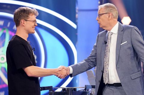 "Wer wird Millionär?"-Kandidat Torben Löw (l.) und Moderator Günther Jauch