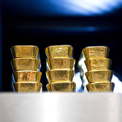 Goldbarren in einem Schließfach